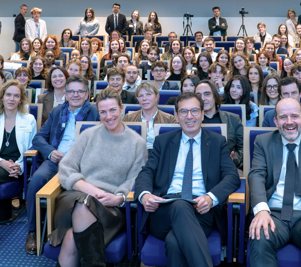Le public du colloque dans les locaux de la DGT en présence du Ministre du travail, fin avril 2026 